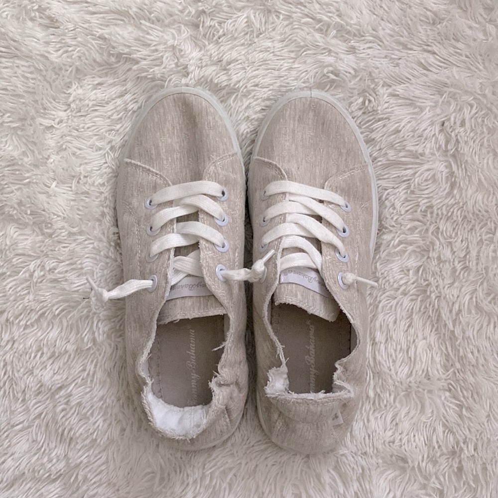 Tommy Bahama Size 8 Slip-On Sneaker